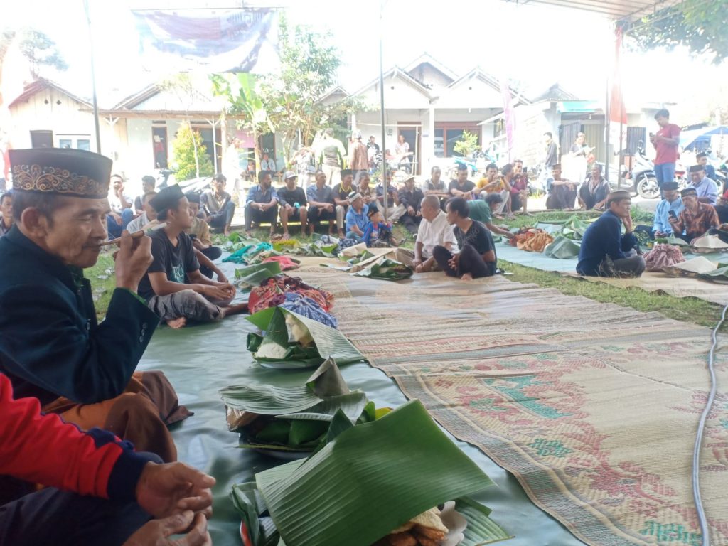Kegiatan Saparan Warga Warak RW VI Kelurahan Dukuh Dengan Tema Menjaga Kerukunan Hidup bersama