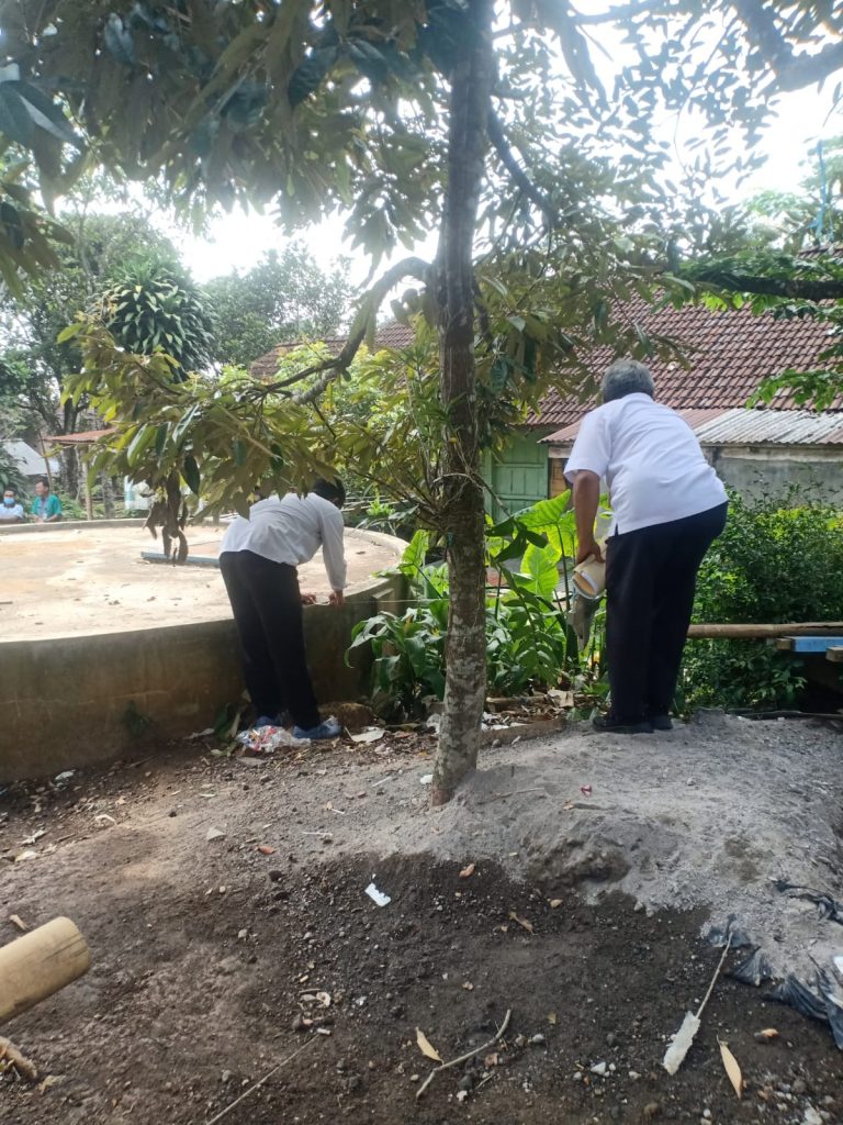 Pengukuran Batas Tanah Milik PDAM di Kelurahan Dukuh