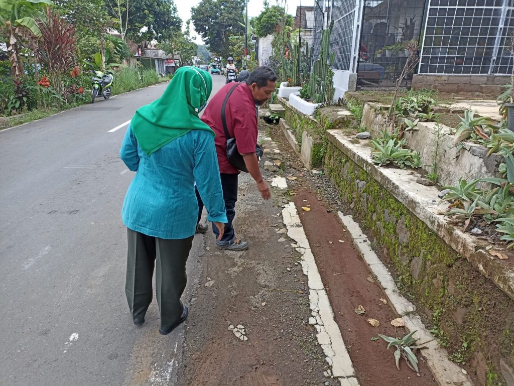 Survey Lokasi Rehabilitasi Saluran Drainase  yang dilaksanakan oleh Dinas PUPR Kota Salatiga